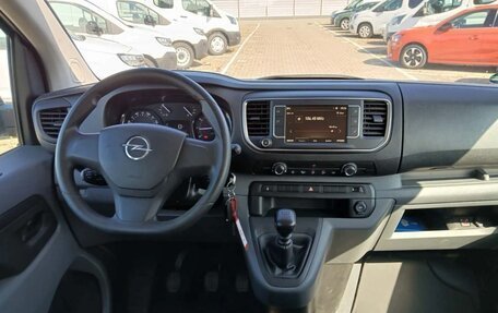 Opel Vivaro, 2022 год, 2 300 000 рублей, 3 фотография