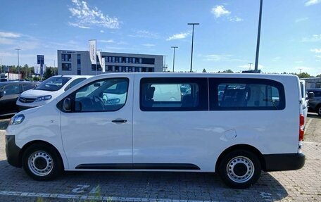 Opel Vivaro, 2022 год, 2 300 000 рублей, 10 фотография