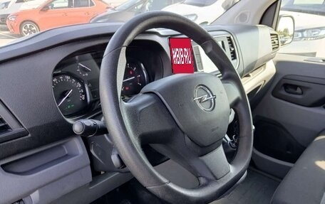 Opel Vivaro, 2022 год, 2 300 000 рублей, 15 фотография