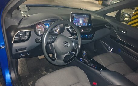 Toyota C-HR I рестайлинг, 2018 год, 2 300 000 рублей, 8 фотография