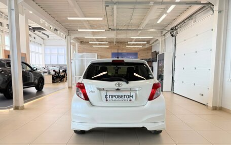 Toyota Vitz, 2012 год, 889 000 рублей, 5 фотография