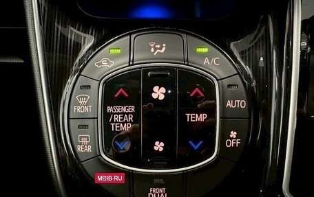 Toyota Esquire I, 2021 год, 2 250 000 рублей, 20 фотография