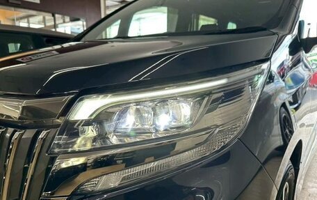 Toyota Esquire I, 2021 год, 2 250 000 рублей, 33 фотография