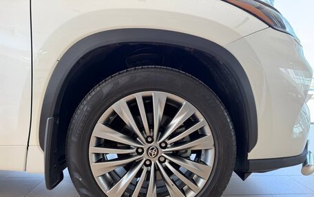 Toyota Highlander, 2021 год, 5 400 000 рублей, 7 фотография