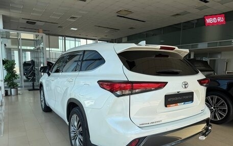 Toyota Highlander, 2021 год, 5 400 000 рублей, 6 фотография