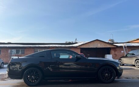 Ford Mustang VI рестайлинг, 2011 год, 1 700 000 рублей, 13 фотография