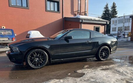 Ford Mustang VI рестайлинг, 2011 год, 1 700 000 рублей, 21 фотография