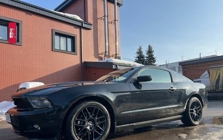 Ford Mustang VI рестайлинг, 2011 год, 1 700 000 рублей, 20 фотография