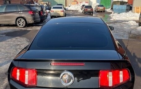 Ford Mustang VI рестайлинг, 2011 год, 1 700 000 рублей, 17 фотография