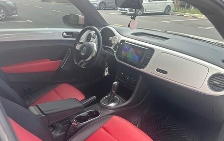 Volkswagen Beetle, 2014 год, 880 333 рублей, 6 фотография