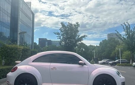 Volkswagen Beetle, 2014 год, 880 333 рублей, 5 фотография