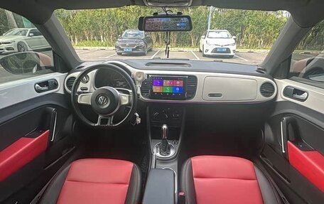 Volkswagen Beetle, 2014 год, 880 333 рублей, 7 фотография