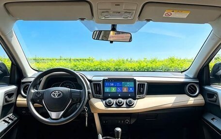 Toyota RAV4, 2019 год, 1 960 000 рублей, 7 фотография