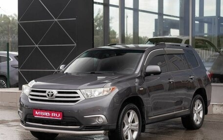 Toyota Highlander III, 2011 год, 1 880 000 рублей, 1 фотография
