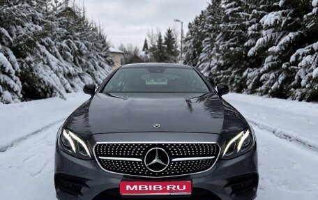 Mercedes-Benz E-Класс, 2018 год, 4 100 000 рублей, 1 фотография