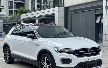Volkswagen T-Roc I, 2020 год, 1 400 000 рублей, 1 фотография