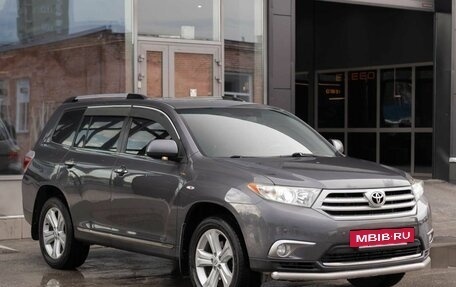 Toyota Highlander III, 2011 год, 1 880 000 рублей, 3 фотография