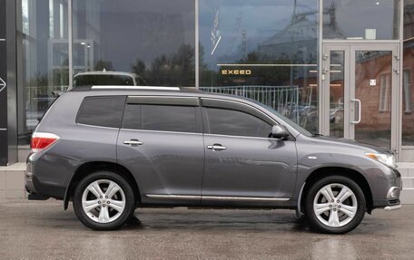 Toyota Highlander III, 2011 год, 1 880 000 рублей, 4 фотография