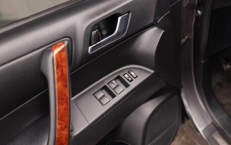 Toyota Highlander III, 2011 год, 1 880 000 рублей, 16 фотография