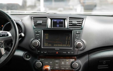 Toyota Highlander III, 2011 год, 1 880 000 рублей, 14 фотография