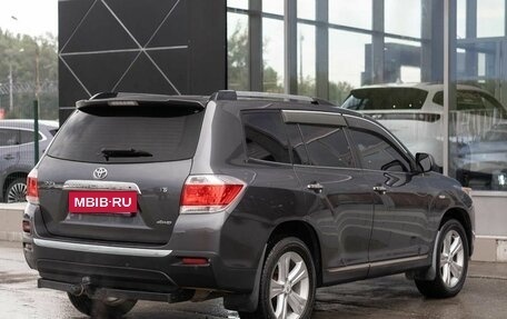 Toyota Highlander III, 2011 год, 1 880 000 рублей, 5 фотография