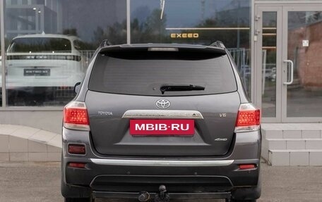 Toyota Highlander III, 2011 год, 1 880 000 рублей, 6 фотография