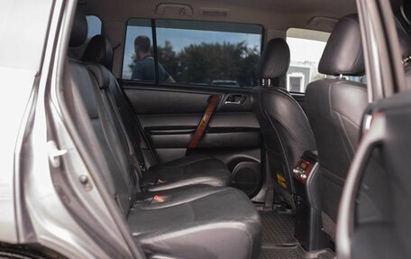Toyota Highlander III, 2011 год, 1 880 000 рублей, 19 фотография