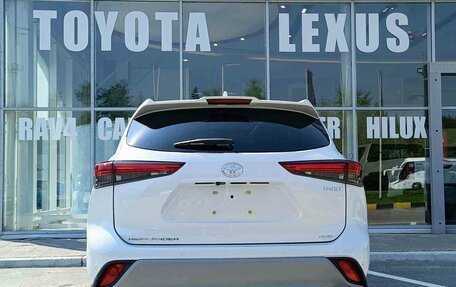 Toyota Highlander, 2026 год, 5 690 000 рублей, 7 фотография