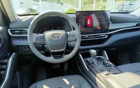 Toyota Highlander, 2026 год, 5 690 000 рублей, 20 фотография