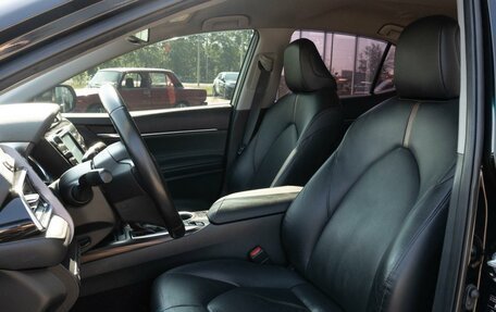 Toyota Camry, 2018 год, 2 730 000 рублей, 15 фотография