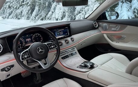 Mercedes-Benz E-Класс, 2018 год, 4 100 000 рублей, 5 фотография