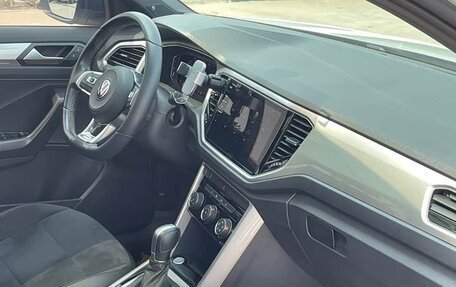 Volkswagen T-Roc I, 2022 год, 1 580 000 рублей, 16 фотография