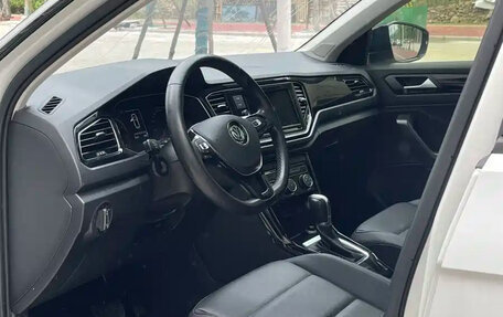 Volkswagen T-Roc I, 2020 год, 1 400 000 рублей, 8 фотография