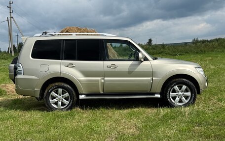 Mitsubishi Pajero IV, 2010 год, 2 350 000 рублей, 2 фотография