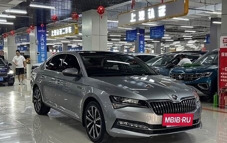 Skoda Superb III рестайлинг, 2023 год, 2 170 008 рублей, 3 фотография