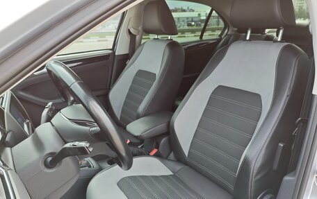 Volkswagen Jetta VI, 2014 год, 1 250 000 рублей, 13 фотография