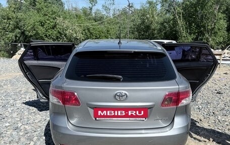 Toyota Avensis III рестайлинг, 2009 год, 820 000 рублей, 2 фотография