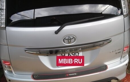 Toyota ISis I, 2012 год, 1 520 000 рублей, 5 фотография