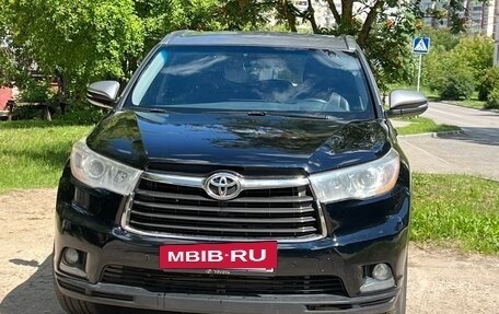 Toyota Highlander III, 2014 год, 2 700 000 рублей, 10 фотография
