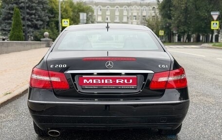 Mercedes-Benz E-Класс, 2011 год, 1 300 000 рублей, 4 фотография