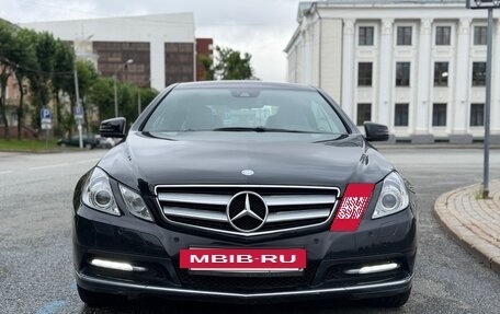 Mercedes-Benz E-Класс, 2011 год, 1 300 000 рублей, 2 фотография