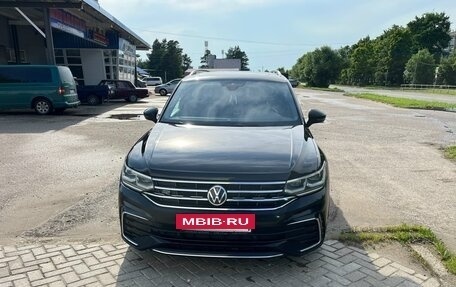 Volkswagen Tiguan II, 2021 год, 3 430 000 рублей, 3 фотография