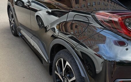 Toyota C-HR I рестайлинг, 2017 год, 2 300 000 рублей, 12 фотография