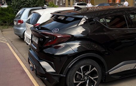 Toyota C-HR I рестайлинг, 2017 год, 2 300 000 рублей, 23 фотография