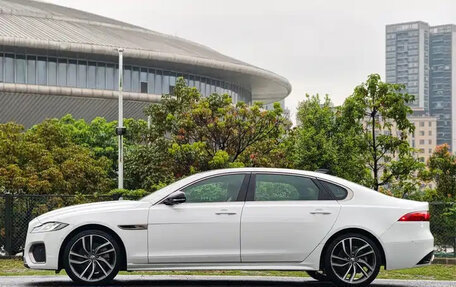 Jaguar XF II, 2024 год, 5 600 000 рублей, 23 фотография