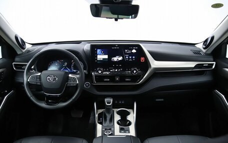Toyota Highlander, 2025 год, 4 690 000 рублей, 19 фотография