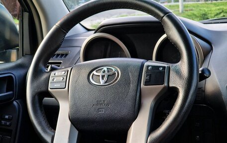 Toyota Land Cruiser Prado 150 рестайлинг 2, 2012 год, 2 599 000 рублей, 10 фотография