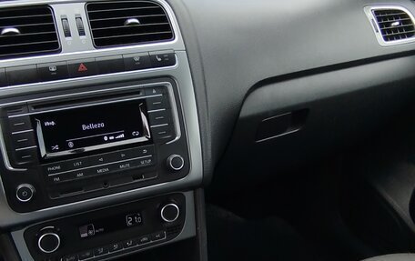 Volkswagen Polo VI (EU Market), 2017 год, 900 000 рублей, 11 фотография