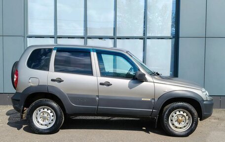 Chevrolet Niva I рестайлинг, 2017 год, 730 000 рублей, 3 фотография