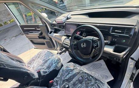 Honda Stepwgn IV, 2021 год, 2 400 000 рублей, 13 фотография